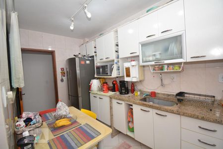 Apartamento à venda com 76m², 2 quartos e 1 vagaCozinha