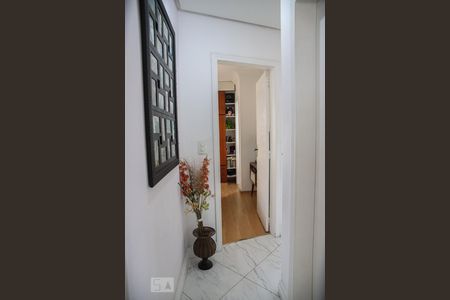 Corredor  de apartamento à venda com 3 quartos, 135m² em Vila Mariza, São Bernardo do Campo