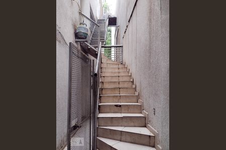 Apartamento para alugar com 30m², 1 quarto e sem vaga Apartamento para alugar com 30m², 1 quarto e sem vagaEscadas Entrada