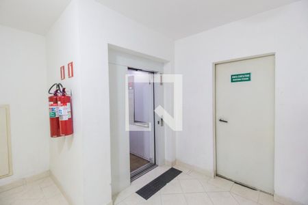 Área comum de apartamento à venda com 3 quartos, 68m² em Jardim Tupanci, Barueri