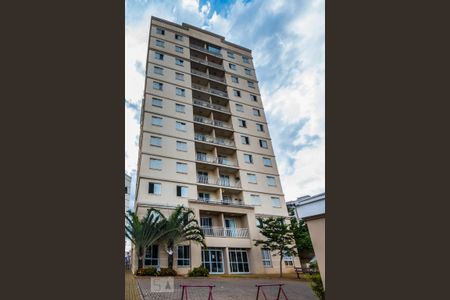 Apartamento para alugar com 65m², 2 quartos e 1 vagaFachada