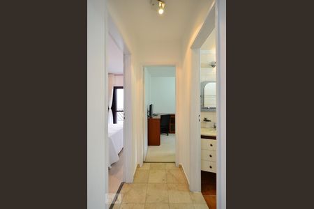 Corredor de apartamento para alugar com 2 quartos, 50m² em Chácara Inglesa, São Paulo