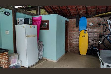 Casa à venda com 190m², 3 quartos e 5 vagas Casa à venda com 190m², 3 quartos e 5 vagasÁrea comum - Churrasqueira