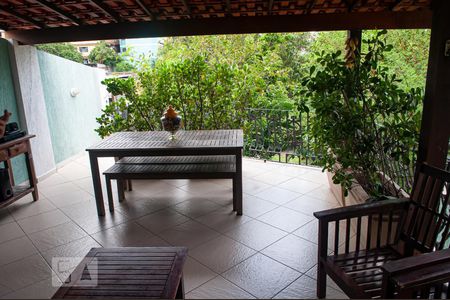 Casa à venda com 190m², 3 quartos e 5 vagas Casa à venda com 190m², 3 quartos e 5 vagasvaranda