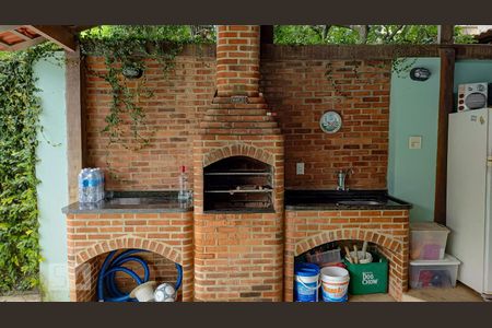 Casa à venda com 190m², 3 quartos e 5 vagas Casa à venda com 190m², 3 quartos e 5 vagasÁrea comum - Churrasqueira