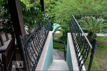 Casa à venda com 190m², 3 quartos e 5 vagas Casa à venda com 190m², 3 quartos e 5 vagasQuintal