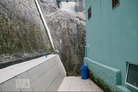 Casa à venda com 190m², 3 quartos e 5 vagas Casa à venda com 190m², 3 quartos e 5 vagasCorredor