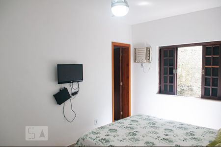 Casa à venda com 190m², 3 quartos e 5 vagas Casa à venda com 190m², 3 quartos e 5 vagasSuíte