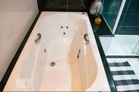 Casa à venda com 190m², 3 quartos e 5 vagas Casa à venda com 190m², 3 quartos e 5 vagasBanheiro da Suíte