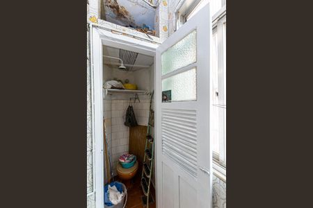 Apartamento à venda com 80m², 2 quartos e sem vagaBanheiro de Serviço