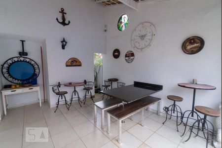 Casa à venda com 238m², 5 quartos e 3 vagas Casa à venda com 238m², 5 quartos e 3 vagasTerraço e Churrasqueira