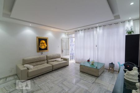 Sala de casa à venda com 5 quartos, 238m² em Tijuca, Rio de Janeiro