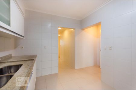 Apartamento para alugar com 204m², 4 quartos e 3 vagas Apartamento para alugar com 204m², 4 quartos e 3 vagasCozinha