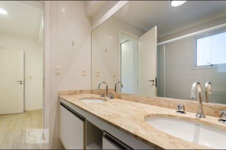 Apartamento para alugar com 204m², 4 quartos e 3 vagas Apartamento para alugar com 204m², 4 quartos e 3 vagasBanheiro suíte