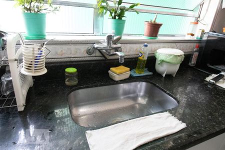 Casa à venda com 176m², 3 quartos e 3 vagas Casa à venda com 176m², 3 quartos e 3 vagasCozinha - Torneira