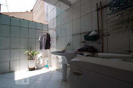 Casa à venda com 176m², 3 quartos e 3 vagas Casa à venda com 176m², 3 quartos e 3 vagasLavanderia