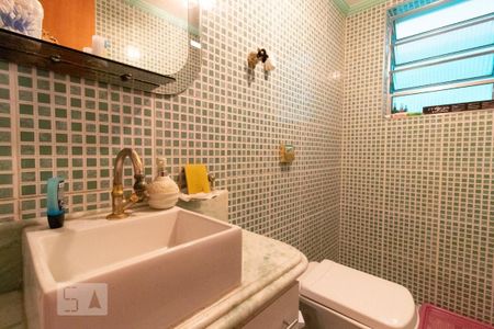 Casa à venda com 176m², 3 quartos e 3 vagas Casa à venda com 176m², 3 quartos e 3 vagasLavabo