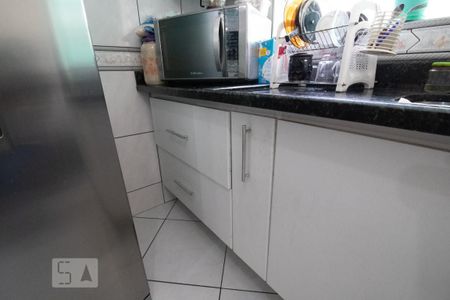 Casa à venda com 176m², 3 quartos e 3 vagas Casa à venda com 176m², 3 quartos e 3 vagasCozinha - Armários