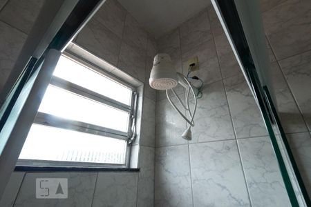 Detalhe do banheiro de kitnet/studio para alugar com 1 quarto, 25m² em Campo Grande, Rio de Janeiro