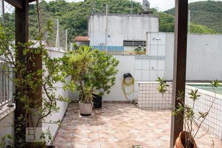 Apartamento à venda com 162m², 3 quartos e 2 vagasArea Piscina