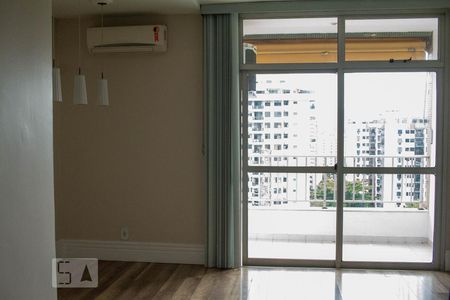 Sala de Apartamento com 3 quartos, 162m² Santa Rosa 