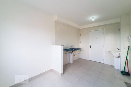 Sala de apartamento para alugar com 2 quartos, 32m² em Parque Fongaro, São Paulo