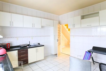 Casa para alugar com 220m², 3 quartos e 3 vagasCozinha