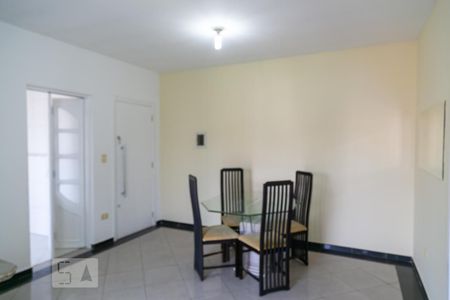 Sala de Apartamento com 2 quartos, 73m² Vila Augusta