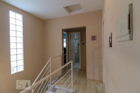 Casa de condomínio para alugar com 154m², 4 quartos e 3 vagas Casa de condomínio para alugar com 154m², 4 quartos e 3 vagasHall