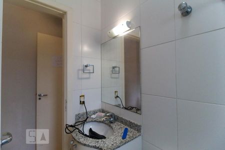 Casa de condomínio para alugar com 154m², 4 quartos e 3 vagas Casa de condomínio para alugar com 154m², 4 quartos e 3 vagasBanheiro do quarto 3