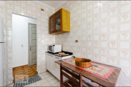 Cozinha de apartamento para alugar com 1 quarto, 55m² em José Menino, Santos