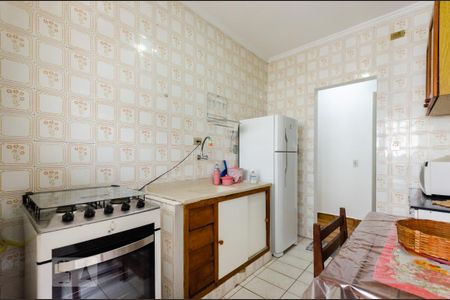 Cozinha de apartamento para alugar com 1 quarto, 55m² em José Menino, Santos