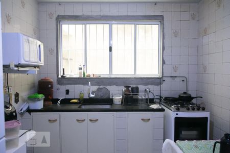 Casa à venda com 320m², 3 quartos e 3 vagas Casa à venda com 320m², 3 quartos e 3 vagasCozinha