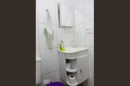 Casa à venda com 320m², 3 quartos e 3 vagas Casa à venda com 320m², 3 quartos e 3 vagasBanheiro 2