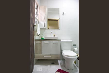 Casa à venda com 320m², 3 quartos e 3 vagas Casa à venda com 320m², 3 quartos e 3 vagasBanheiro 1