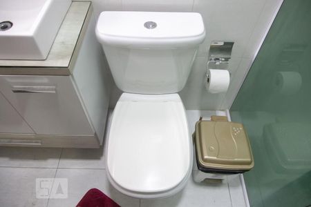 Casa à venda com 320m², 3 quartos e 3 vagas Casa à venda com 320m², 3 quartos e 3 vagasBanheiro 1