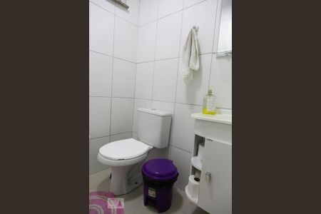 Casa à venda com 320m², 3 quartos e 3 vagas Casa à venda com 320m², 3 quartos e 3 vagasBanheiro 2