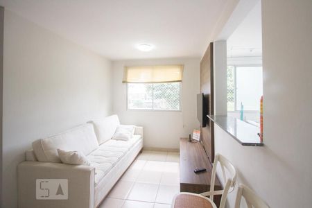 Sala de apartamento para alugar com 2 quartos, 42m² em Santo Amaro, São Paulo