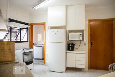 Apartamento à venda com 151m², 3 quartos e 2 vagas Apartamento à venda com 151m², 3 quartos e 2 vagasCozinha