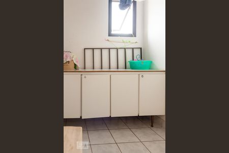 Apartamento à venda com 151m², 3 quartos e 2 vagas Apartamento à venda com 151m², 3 quartos e 2 vagasQuarto de Serviço