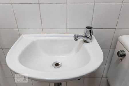 Casa à venda com 370m², 3 quartos e 3 vagas Casa à venda com 370m², 3 quartos e 3 vagasBanheiro de Serviço 2