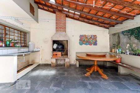 Casa à venda com 370m², 3 quartos e 3 vagas Casa à venda com 370m², 3 quartos e 3 vagasChurrasqueira