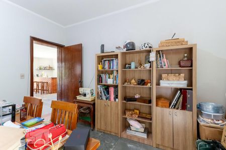 Casa à venda com 370m², 3 quartos e 3 vagas Casa à venda com 370m², 3 quartos e 3 vagasEscritório