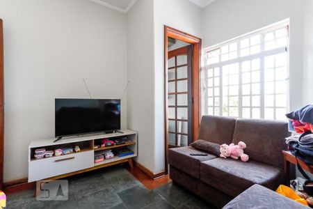 Casa à venda com 370m², 3 quartos e 3 vagas Casa à venda com 370m², 3 quartos e 3 vagasSala de TV