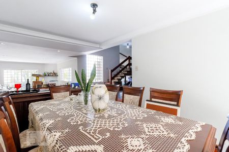 Casa à venda com 370m², 3 quartos e 3 vagas Casa à venda com 370m², 3 quartos e 3 vagasSala de Jantar