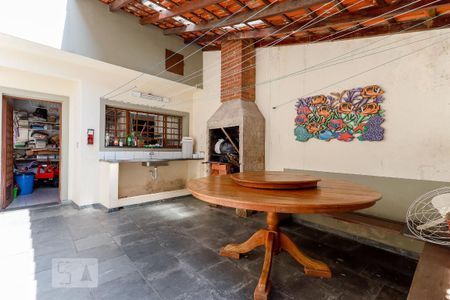 Casa à venda com 370m², 3 quartos e 3 vagas Casa à venda com 370m², 3 quartos e 3 vagasChurrasqueira