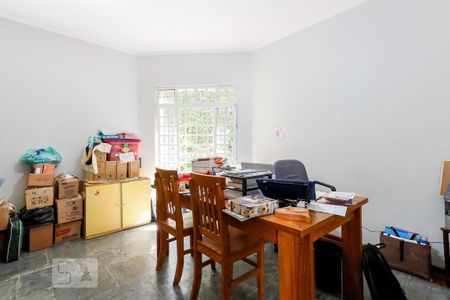 Casa à venda com 370m², 3 quartos e 3 vagas Casa à venda com 370m², 3 quartos e 3 vagasEscritório