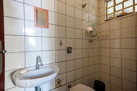 Casa à venda com 370m², 3 quartos e 3 vagas Casa à venda com 370m², 3 quartos e 3 vagasBanheiro de Serviço