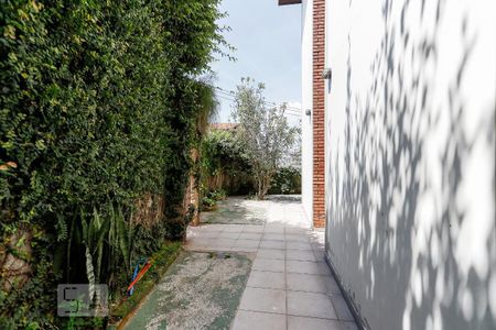 Casa à venda com 370m², 3 quartos e 3 vagas Casa à venda com 370m², 3 quartos e 3 vagasQuintal