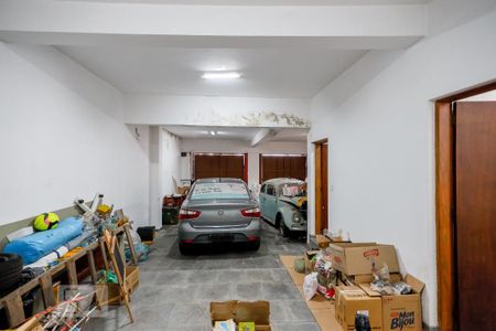 Casa à venda com 370m², 3 quartos e 3 vagas Casa à venda com 370m², 3 quartos e 3 vagasGaragem